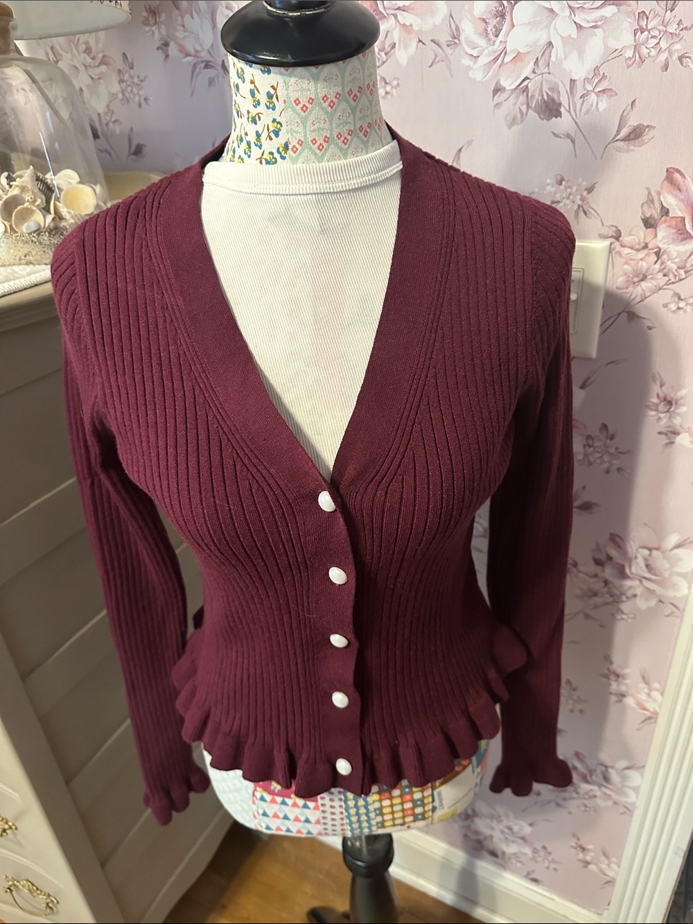 Ribbed V-Neck Button Cardigan Sweater - Wine